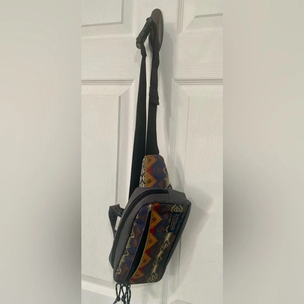 Pendleton Belt Bag - Picture 4 of 6